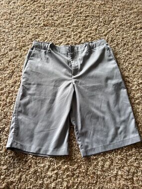 Under Armour Kids Flat Front Shorts in Light Gray